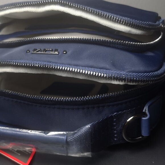 brand new reduced TUMI Voyageur Troy Crossbody bag navy Registered classic - Picture 6 of 11